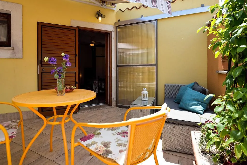 Apartment Julia Nedescina 0*,  Croatia