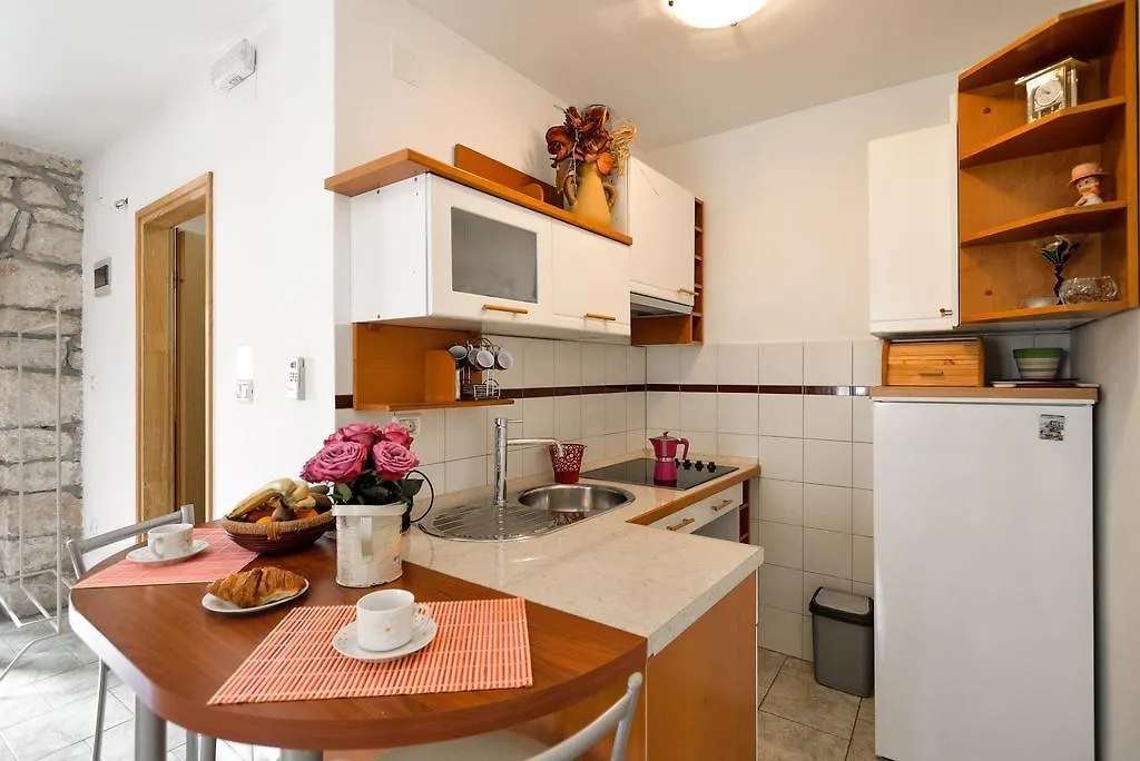 Apartment Julia Nedescina