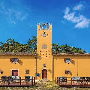 Gostinjska kuća Kastel Pineta In Sveti Martin * Istrien, Nedescina